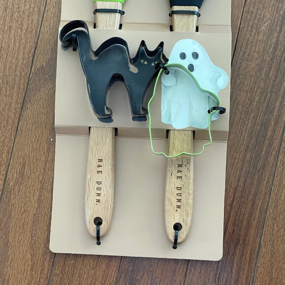 New Rae Dunn Halloween Spatula and Cookie Cutter Set - Picture 3 of 7
